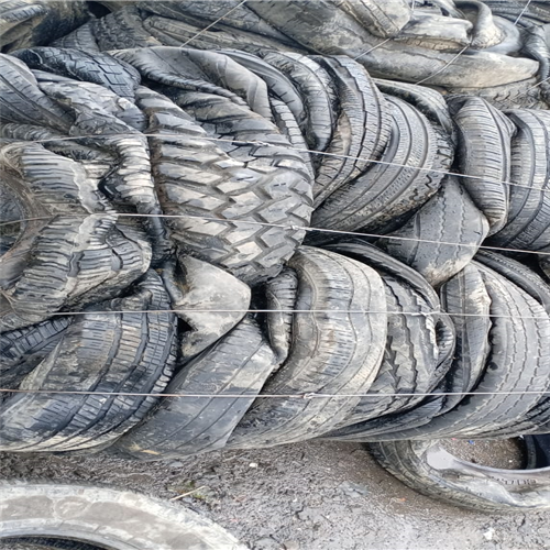 Offering 200 Tons of Truck Tyre Scrap and Mixed Four-Wheeler Scrap to Mumbai